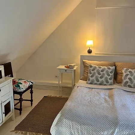 Ko, Es Kavics Vendeghazak アパート Köveskál