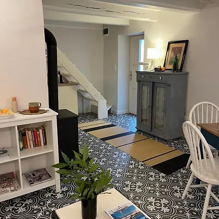 アパート Ko, Es Kavics Vendeghazak Köveskál