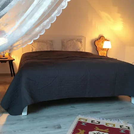 Ko, Es Kavics Vendeghazak Köveskál