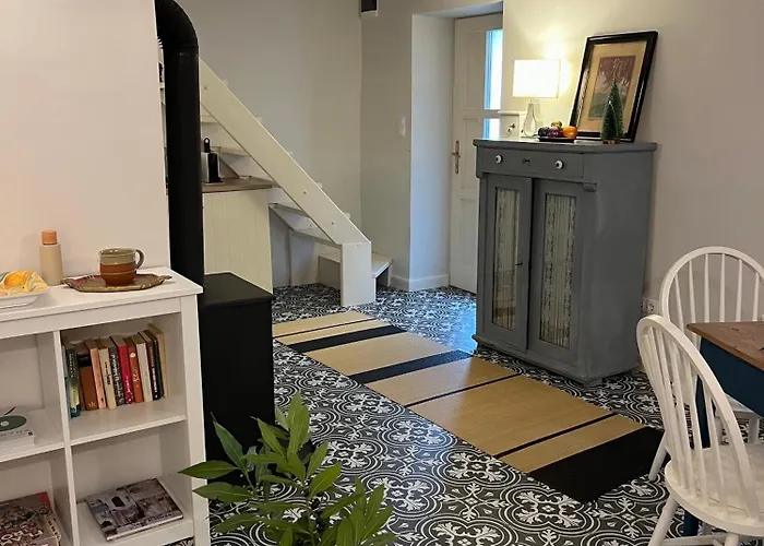 Apartment Ko, Es Kavics Vendeghazak Köveskál