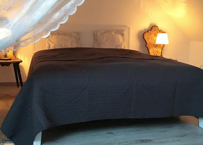 Ko, Es Kavics Vendeghazak Köveskál