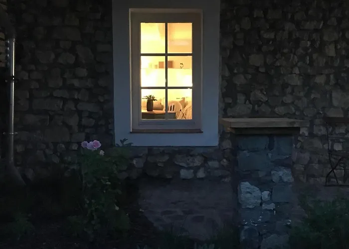 Ko, Es Kavics Vendeghazak * Köveskál